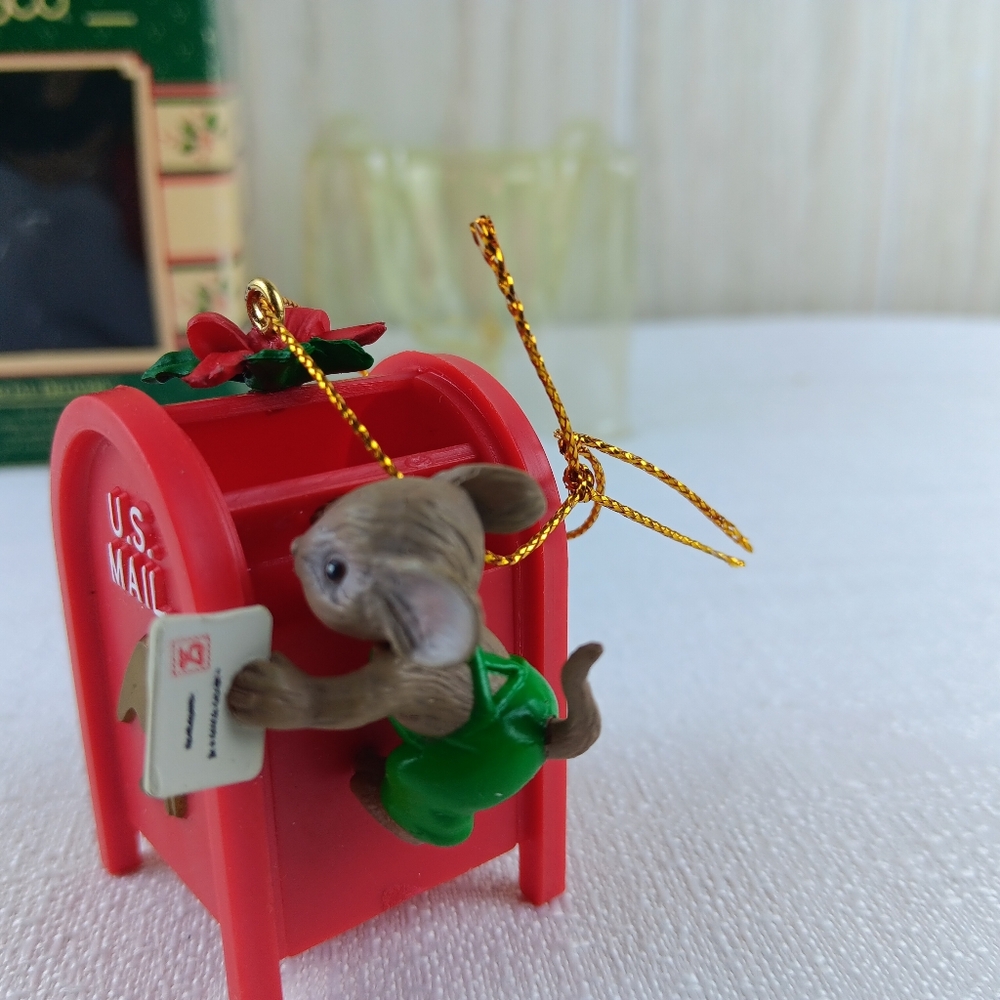 Vintage 80s Enesco Special Delivery Mouse mailing letter mail box Red post box
